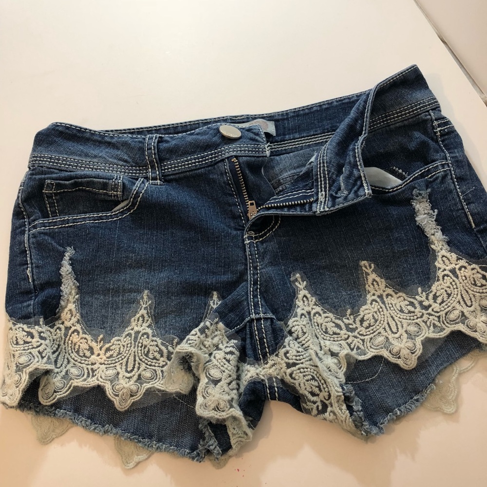 No boundaries cut off lace Jean shorts